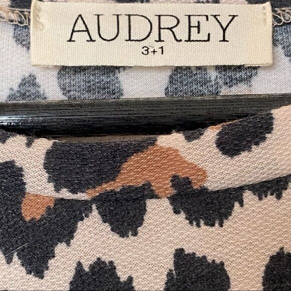 AUDREY 3+1 Leopard Print Cropped Long Sleeve Top - Picture 3 of 3